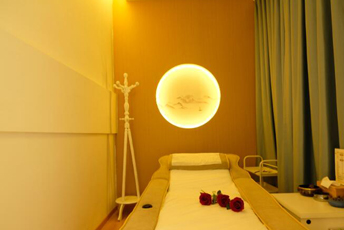 海口日式指压的寂静美学：在按压中听见雪落的声音