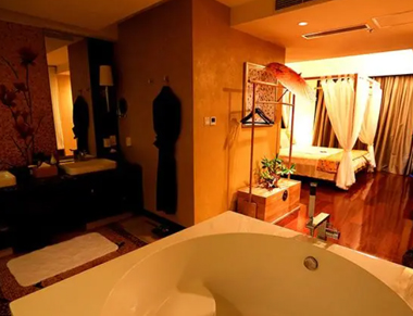 海口养生会所的黄昏恋：当爱情遇上八十岁